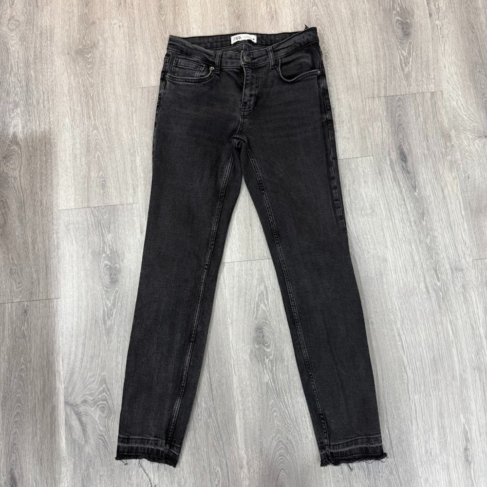 Zara Premium Denim Skinny Jeans Faded Black Raw Hem Size 6 Womens